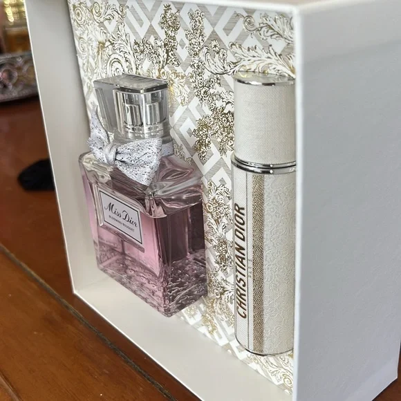 Limited Edition Christian Dior perfume set - Picture 4 of 5